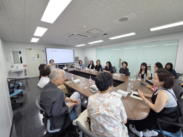 Academic discussion at Ewha Womans University